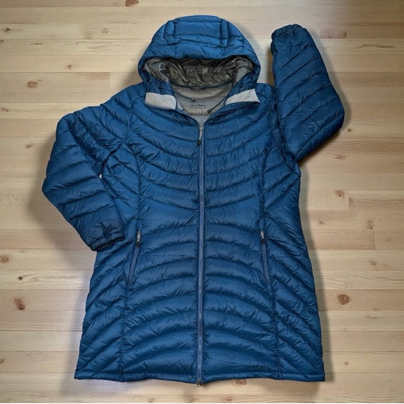 L.L. Bean Women’s 1X Plus Outdoor Jacket Bundle - Picture 2 of 3